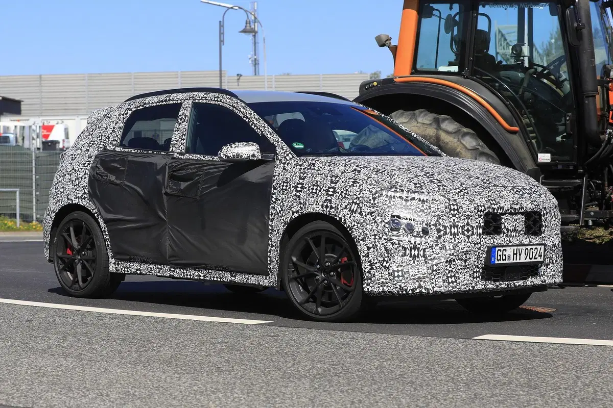 Hyundai Kona N: crossover da 275 CV e trazione integrale? [Foto spia] (6)