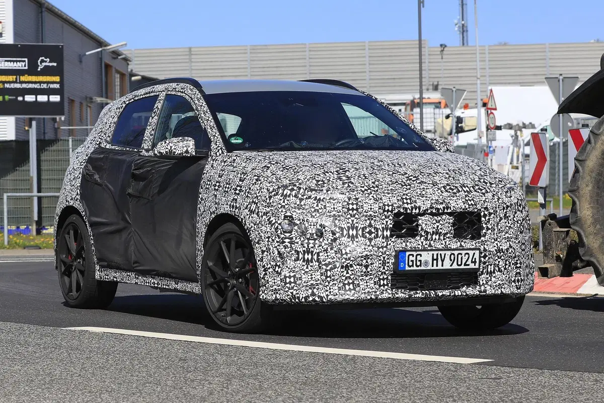 Hyundai Kona N: crossover da 275 CV e trazione integrale? [Foto spia] (5)