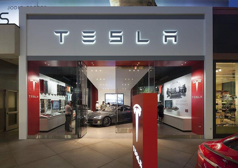 La Tesla? Si acquista il marted&igrave; alle 16 - curiosa analisi clienti interna