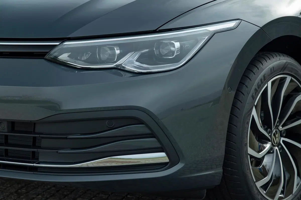Volkswagen Golf 2.0 TDI SCR Life (24)