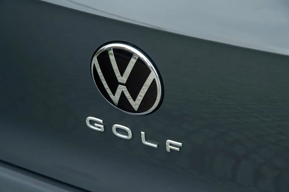 Volkswagen Golf 2.0 TDI SCR Life (23)
