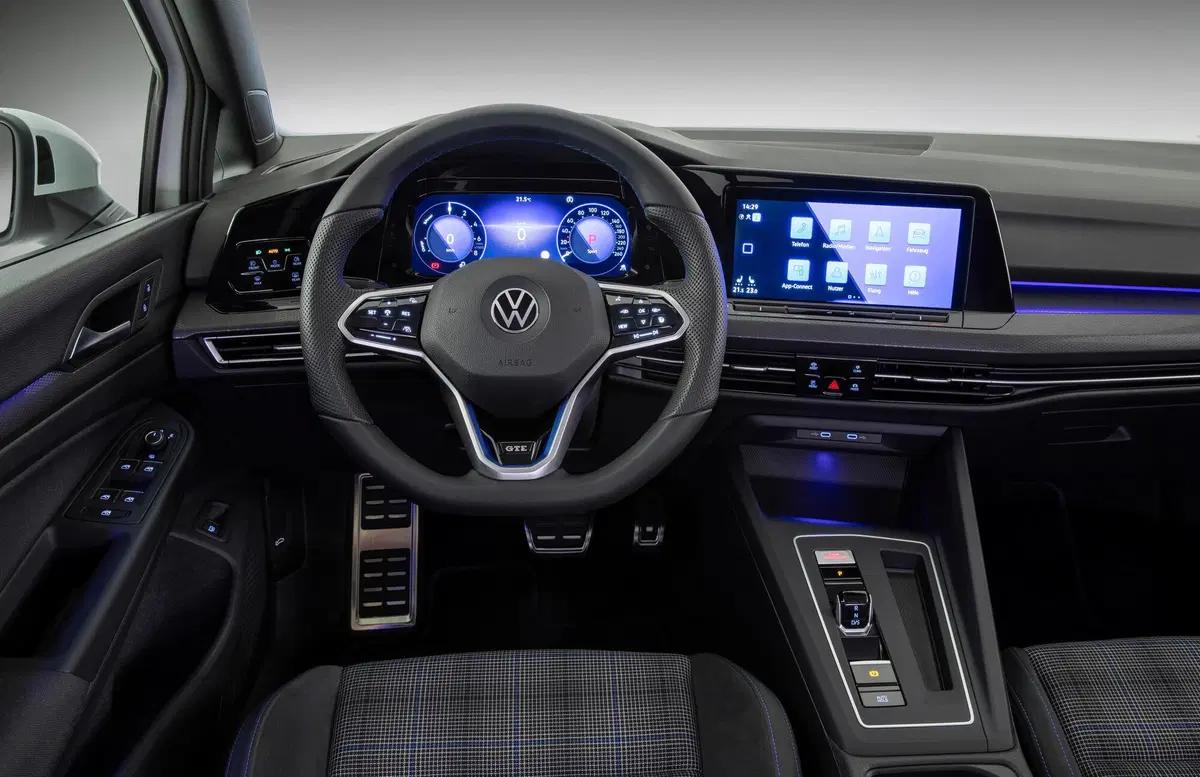 Volkswagen Golf 2.0 TDI SCR Life (11)