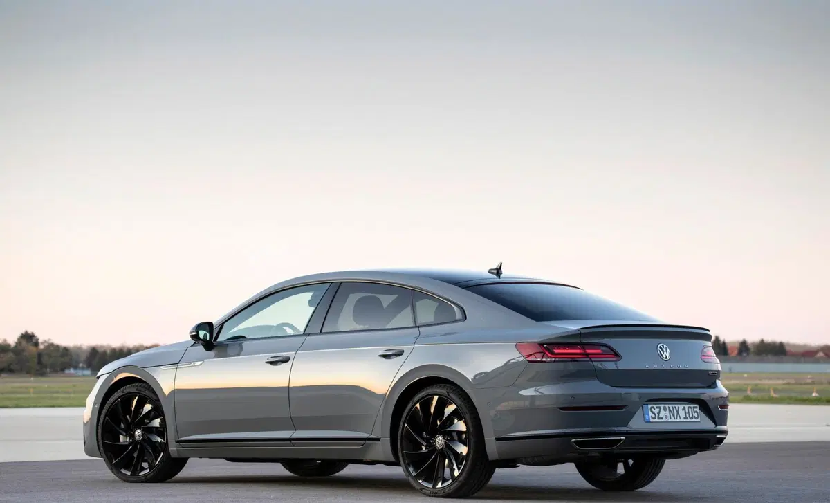Volkswagen Arteon (2017-21) (29)