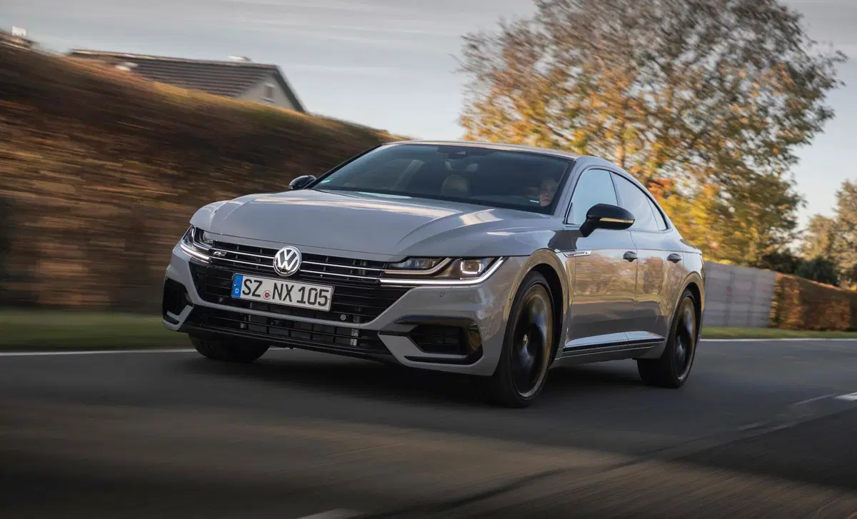 Volkswagen Arteon (2017-21) (31)