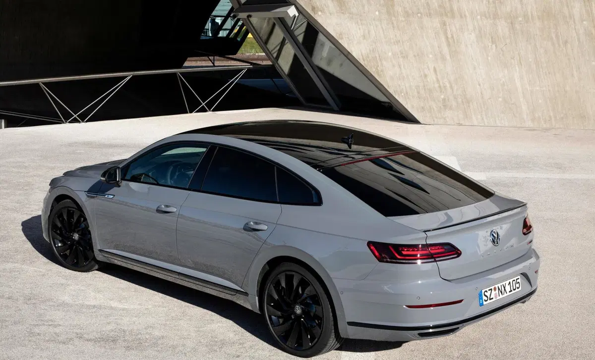 Volkswagen Arteon (2017-21) (32)
