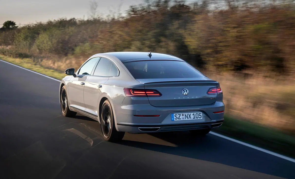Volkswagen Arteon (2017-21) (33)