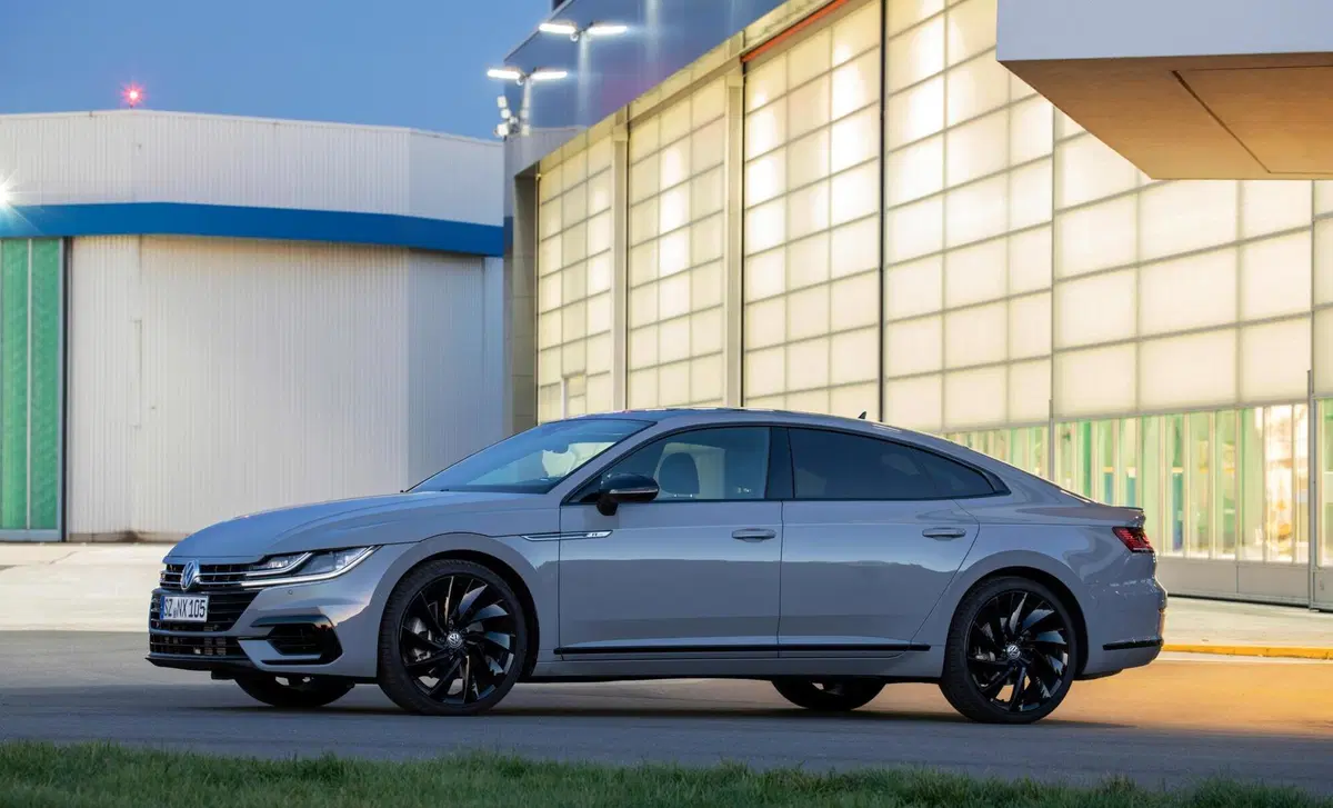 Volkswagen Arteon (2017-21) (34)
