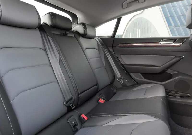 Volkswagen Arteon (2017-21) (38)