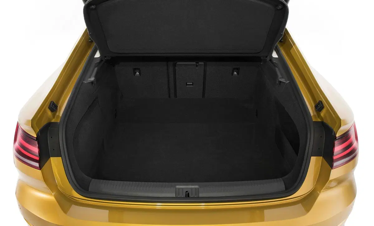 Volkswagen Arteon (2017-21) (39)