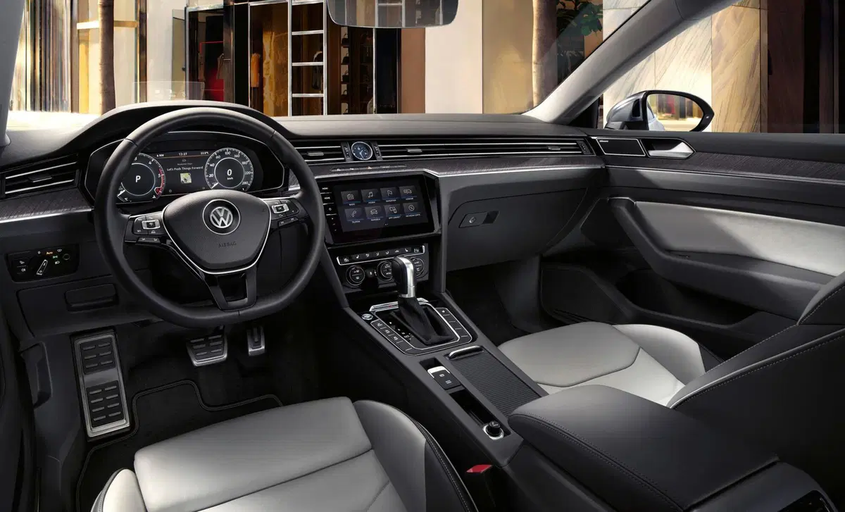 Volkswagen Arteon (2017-21) (40)