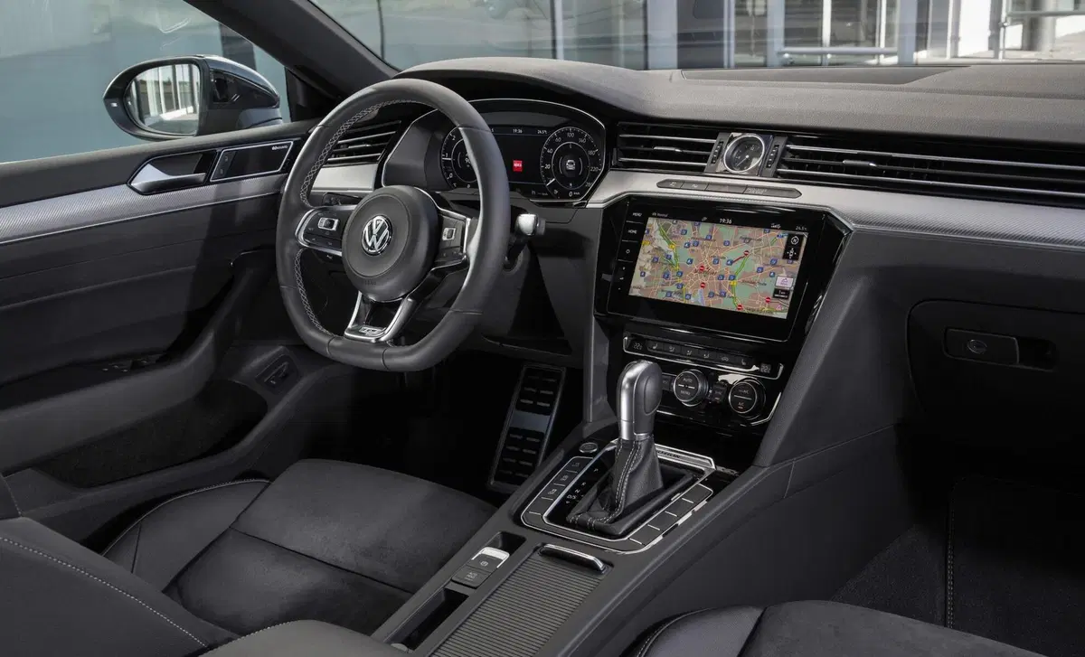 Volkswagen Arteon (2017-21) (44)