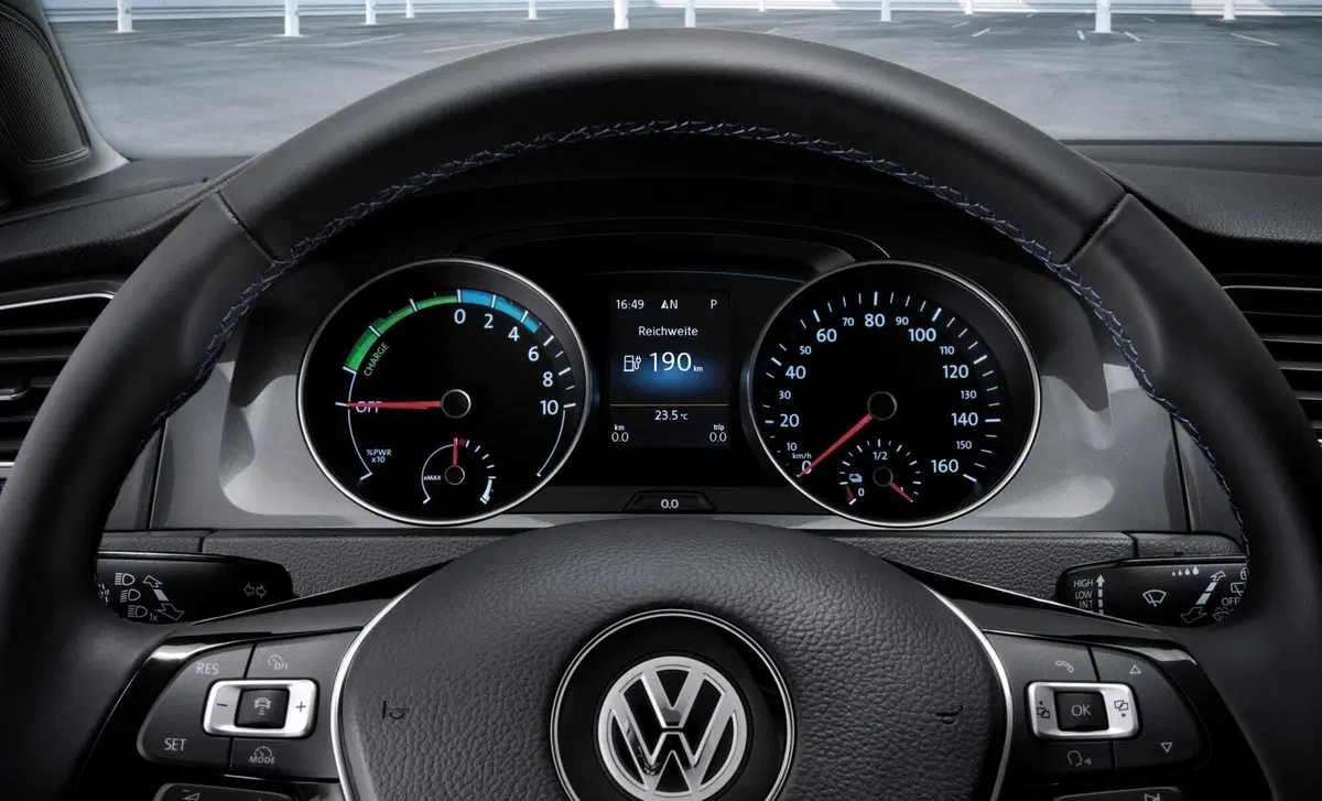 Volkswagen e-Golf (2014-21) (20)