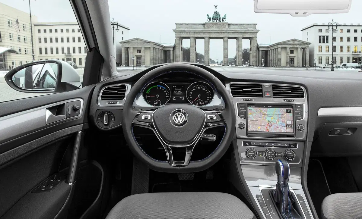 Volkswagen e-Golf (2014-21) (18)