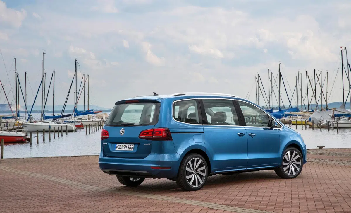 Volkswagen Sharan 2.0 TDI 177 CV SCR DSG Executive BlueMotion Tech. (4)