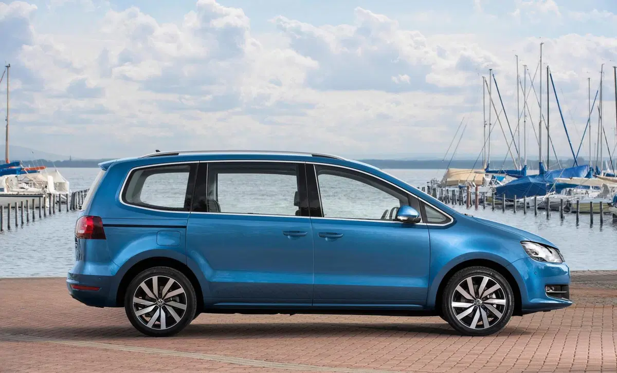Volkswagen Sharan 2.0 TDI 177 CV SCR DSG Executive BlueMotion Tech. (2)
