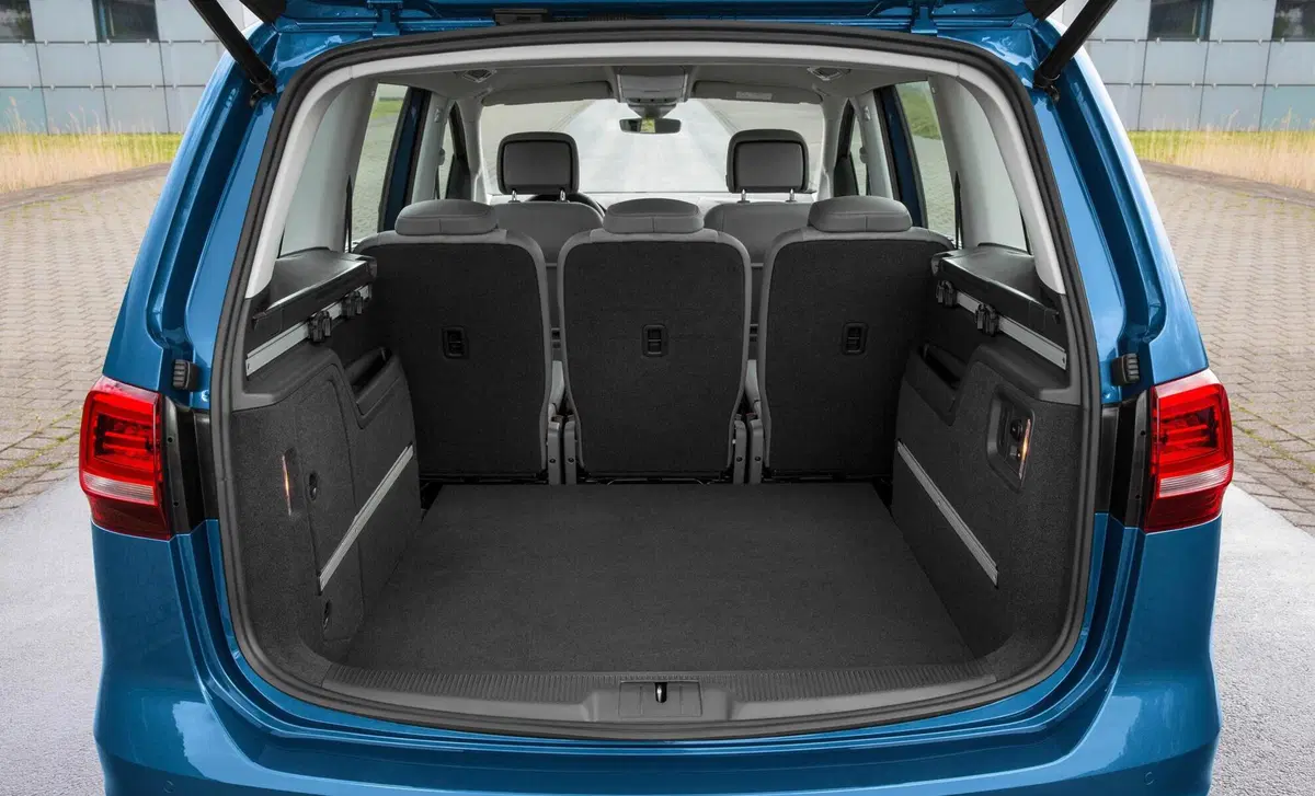 Volkswagen Sharan 2.0 TDI 177 CV SCR DSG Executive BlueMotion Tech. (14)