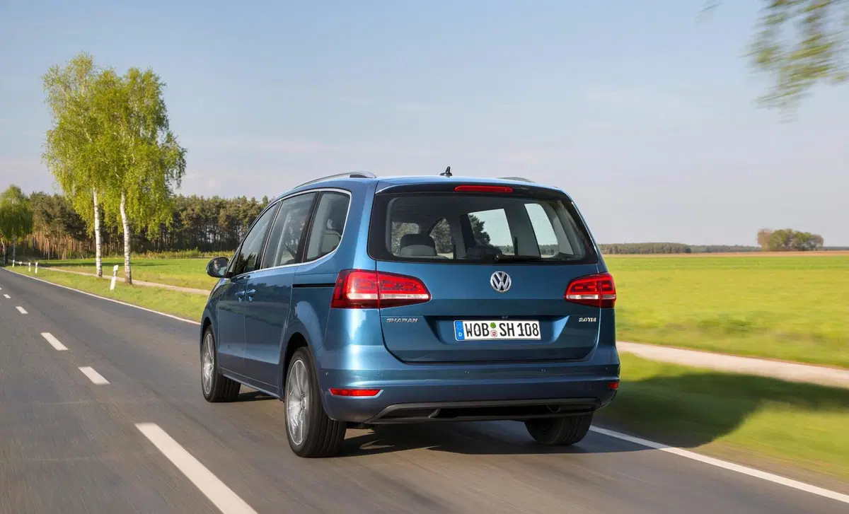 Volkswagen Sharan 2.0 TDI 177 CV SCR DSG Executive BlueMotion Tech. (5)