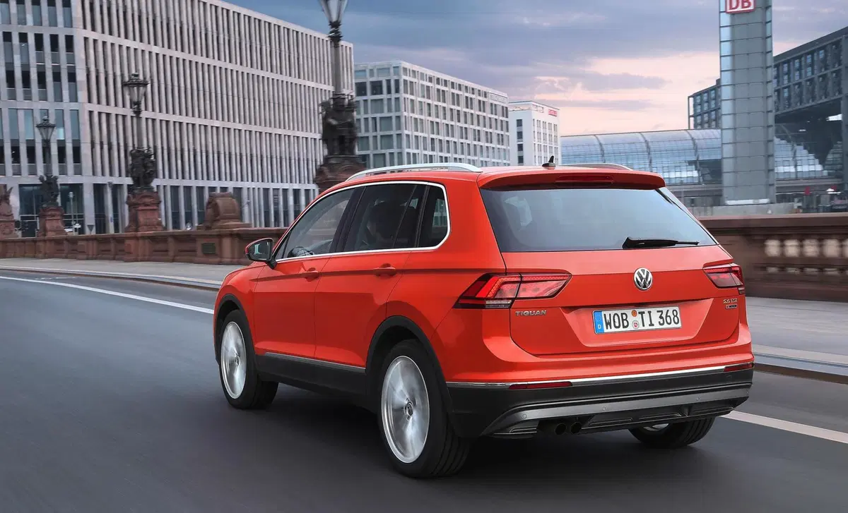 Volkswagen Tiguan (2017-23) (28)