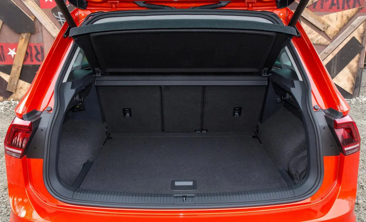 Volkswagen Tiguan (2017-23) (37)