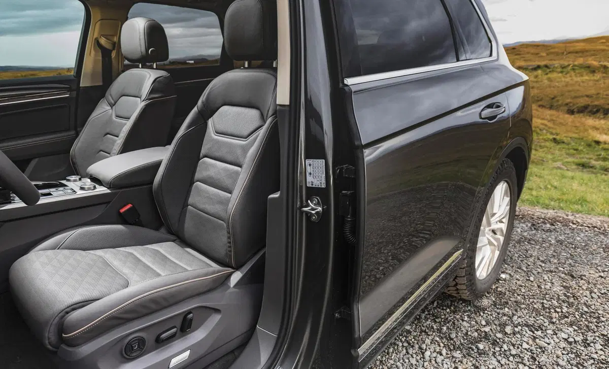 Volkswagen Touareg 3.0 V6 TDI SCR Elegance (36)