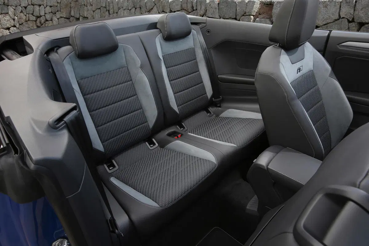 Volkswagen T-Roc Cabrio 1.5 TSI ACT DSG R-Line (36)