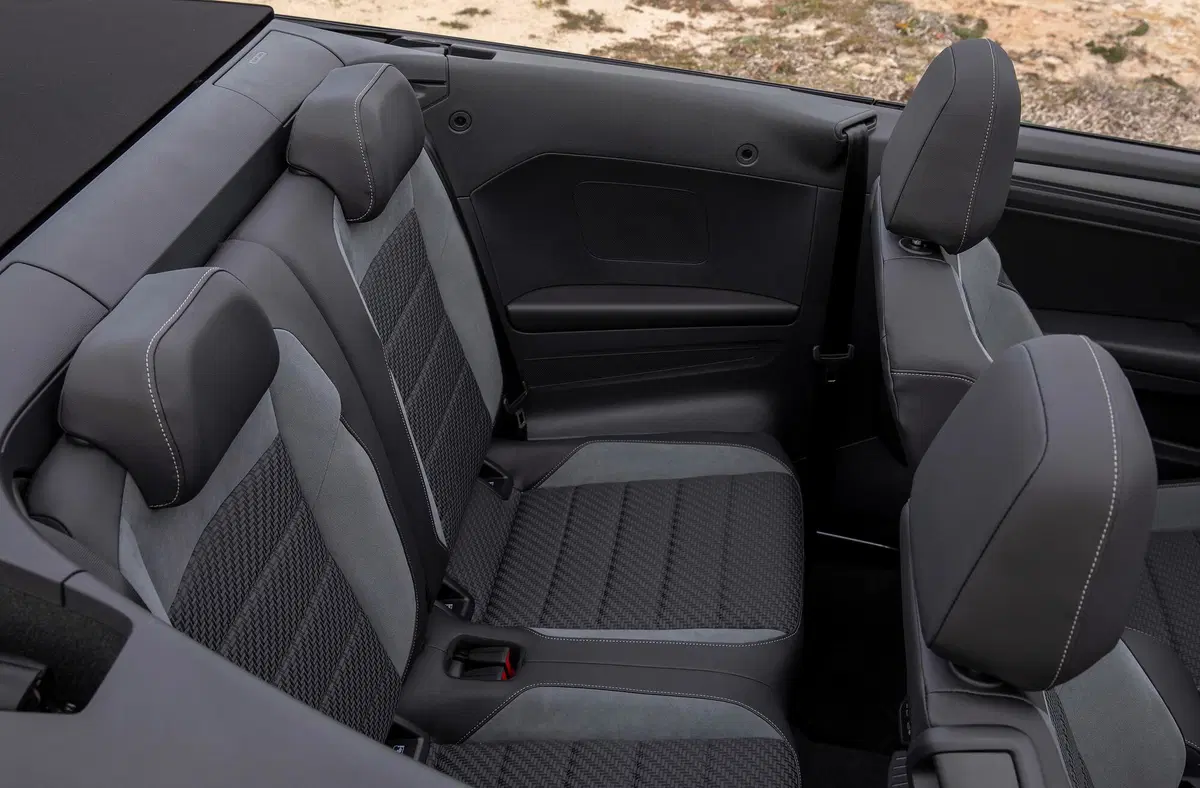 Volkswagen T-Roc Cabrio 1.5 TSI ACT DSG R-Line (43)