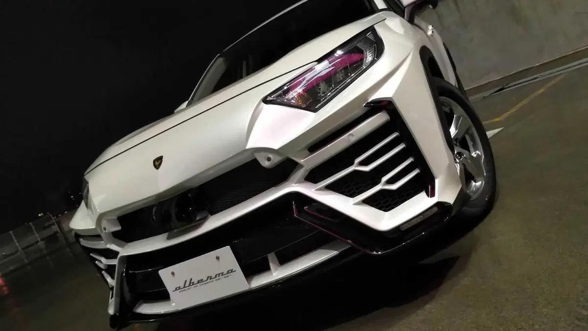 Toyota RAV4, il kit per renderla simile alla Urus (2)