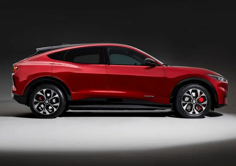 Ford Mustang Mach-E (2)