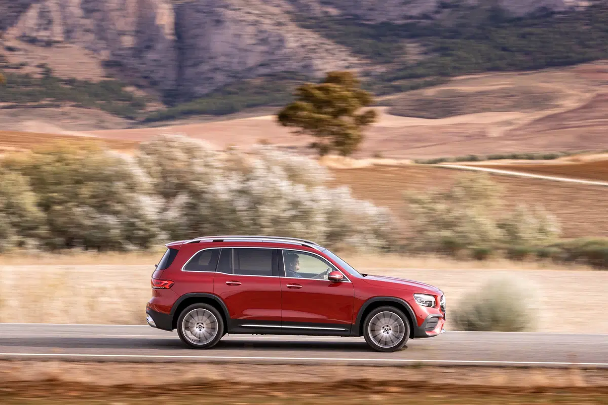 Mercedes GLB 2020, la SUV sette posti (compatta) che mancava [Video] (7)