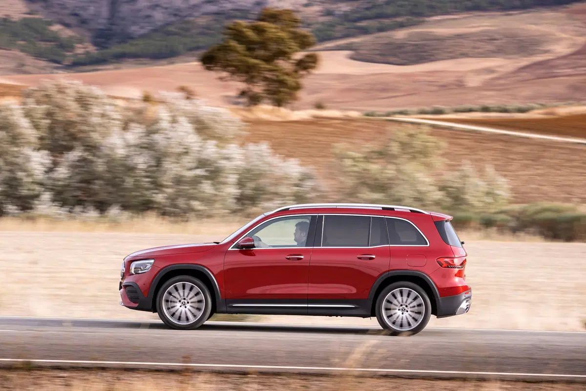 Mercedes GLB 2020, la SUV sette posti (compatta) che mancava [Video] (8)