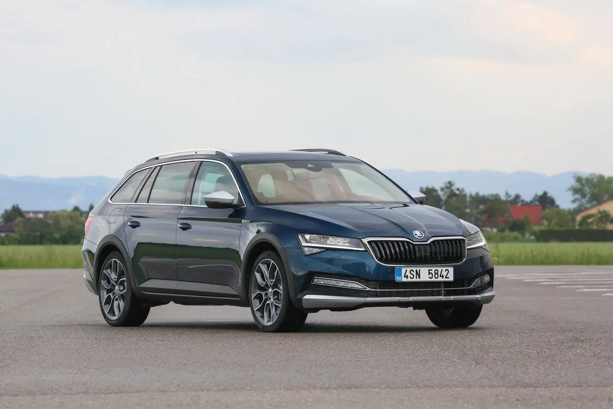 Skoda Superb Scout 2019 | La station wagon per papà avventurieri [Video] (4)