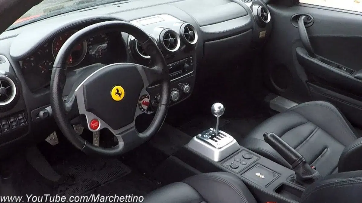 Cambio MANUALE su Ferrari 430 Scuderia. Che spettacolo! L'unica al mondo ma, volendo, esiste il kit... (4)