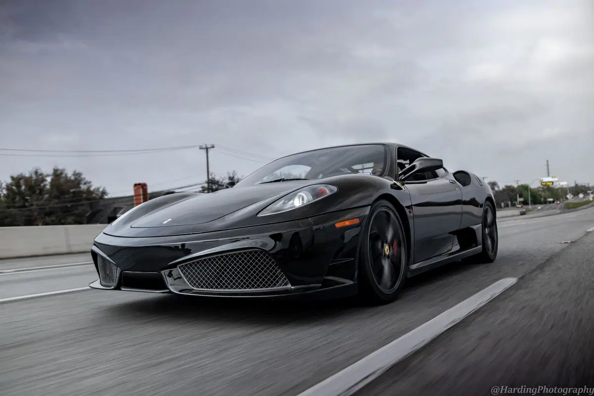 Cambio MANUALE su Ferrari 430 Scuderia. Che spettacolo! L'unica al mondo ma, volendo, esiste il kit...