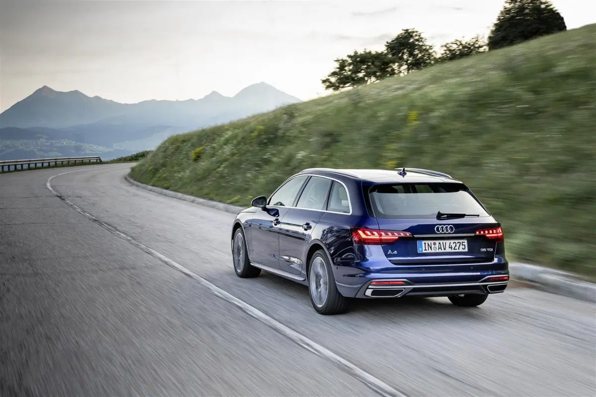 Audi A4 restyling 2019 | Ecco le 35 e 40 TDI oltre a Allroad e S4 (2)