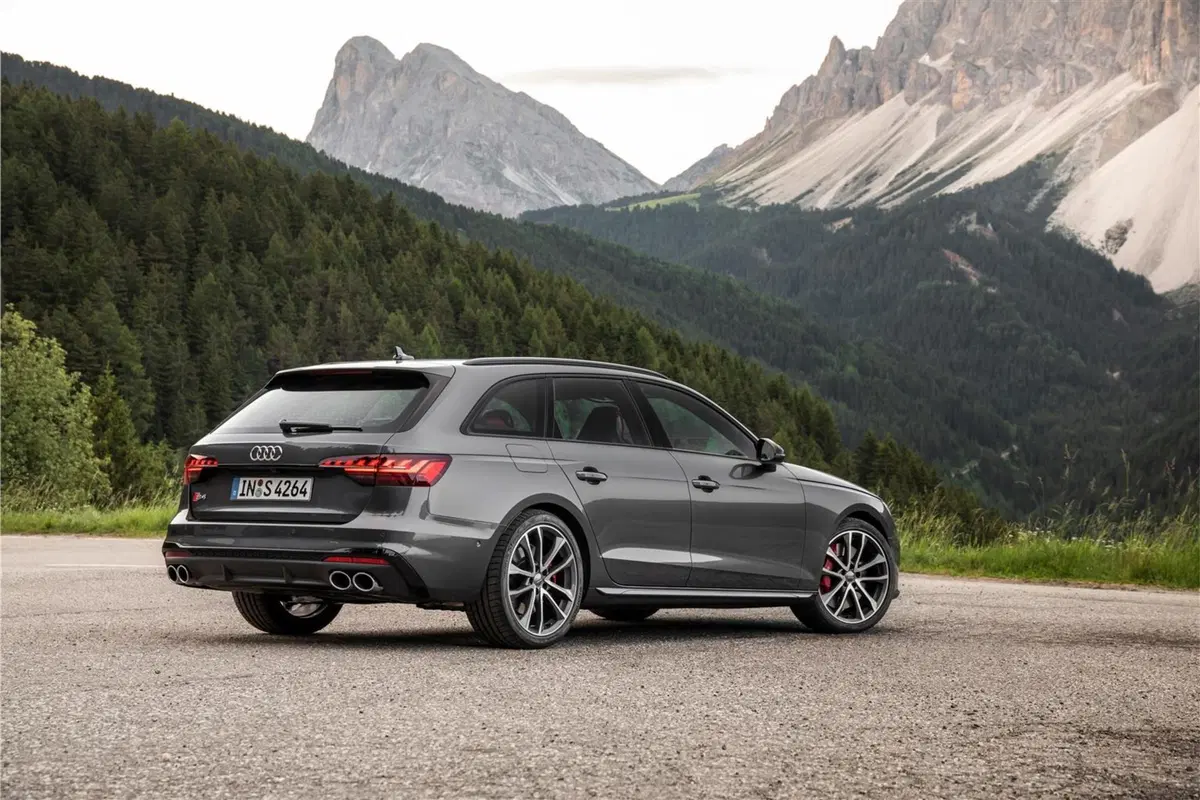 Audi A4 restyling 2019 | Ecco le 35 e 40 TDI oltre a Allroad e S4 (7)