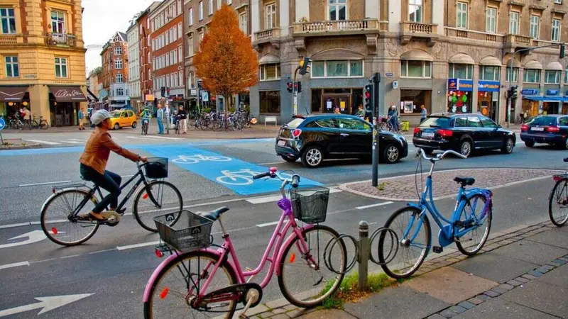 Nuovi incentivi micromobilit&agrave;, Bonus fino a 500 euro per comprare bicicletta e monopattino: anche elettrificati ma solo in grandi citt&agrave;