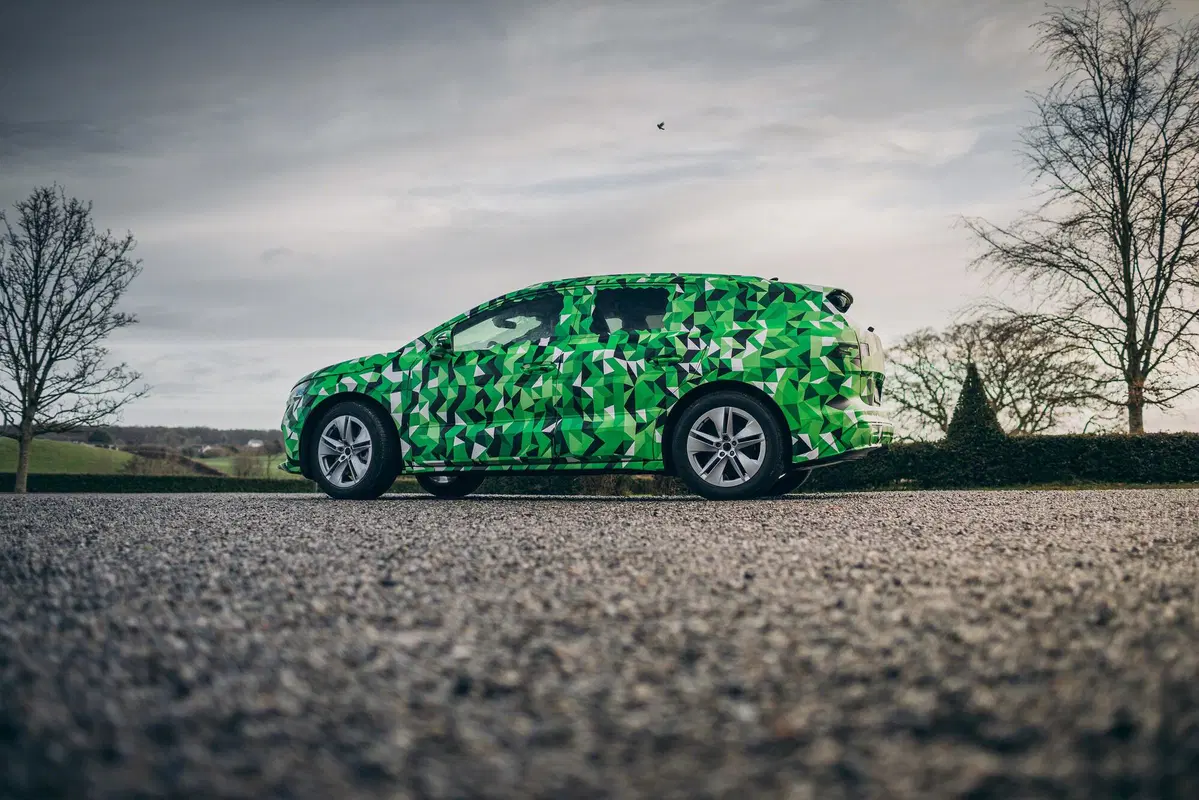 Skoda Enyaq iV, il teaser del SUV elettrico (4)