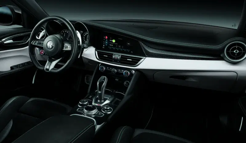 I nuovi interni dell'Alfa Romeo Giulia Quadrifoglio 2020
