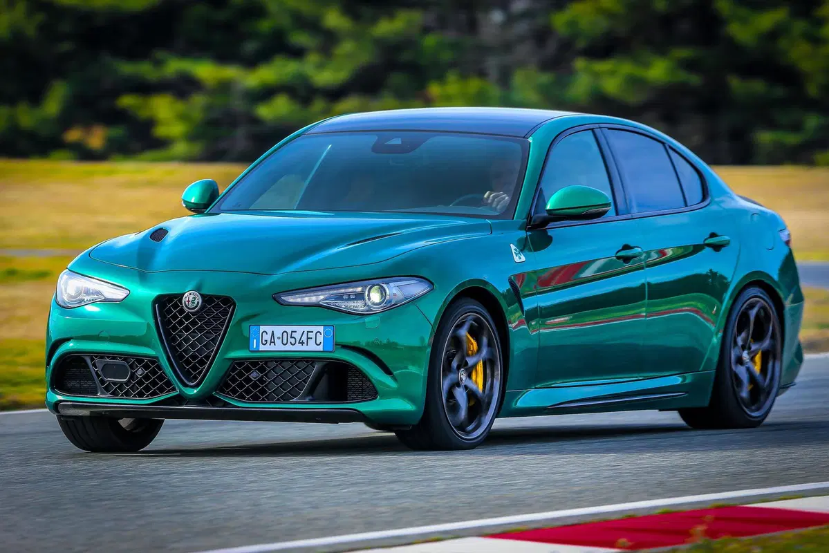 Alfa Romeo Giulia Quadrifoglio 2020: 510 CV con nuovi colori e più tecnologia (6)