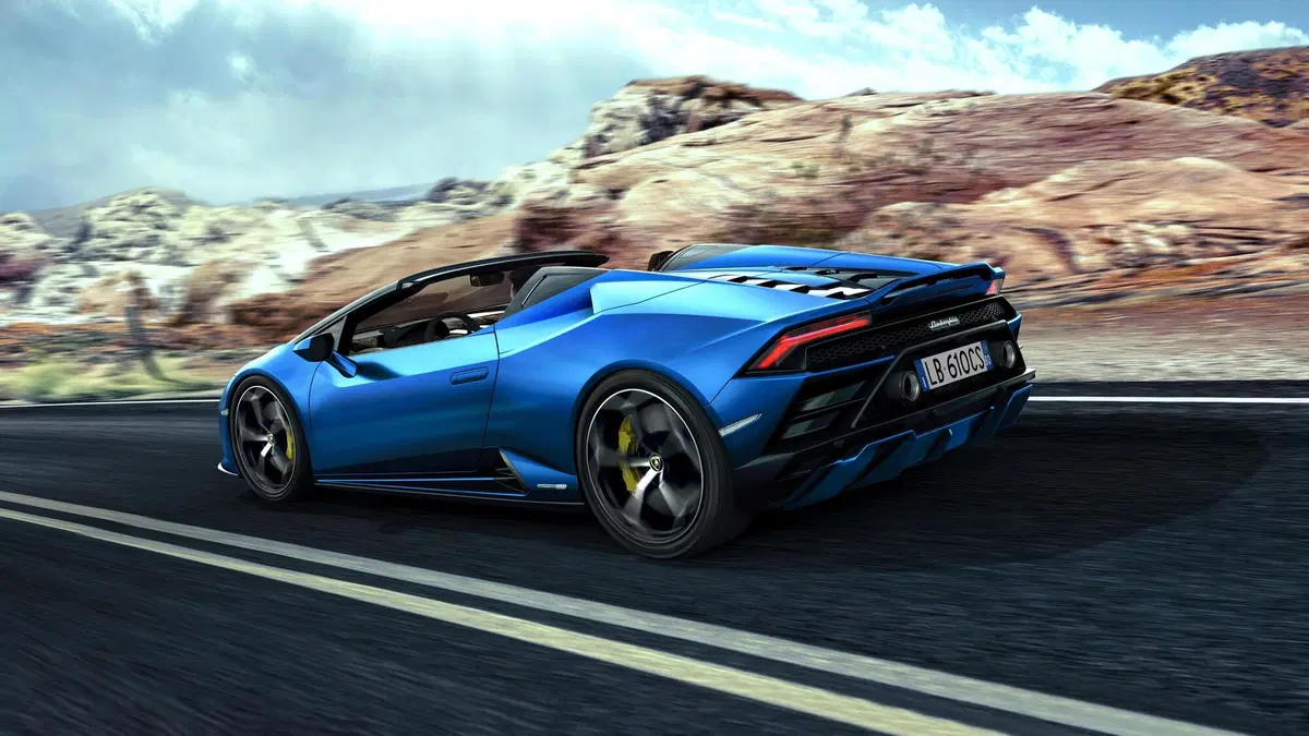 Lamborghini Huracan EVO Rear-Wheel Drive Spyder, trazione posteriore e guida all’aria aperta (3)