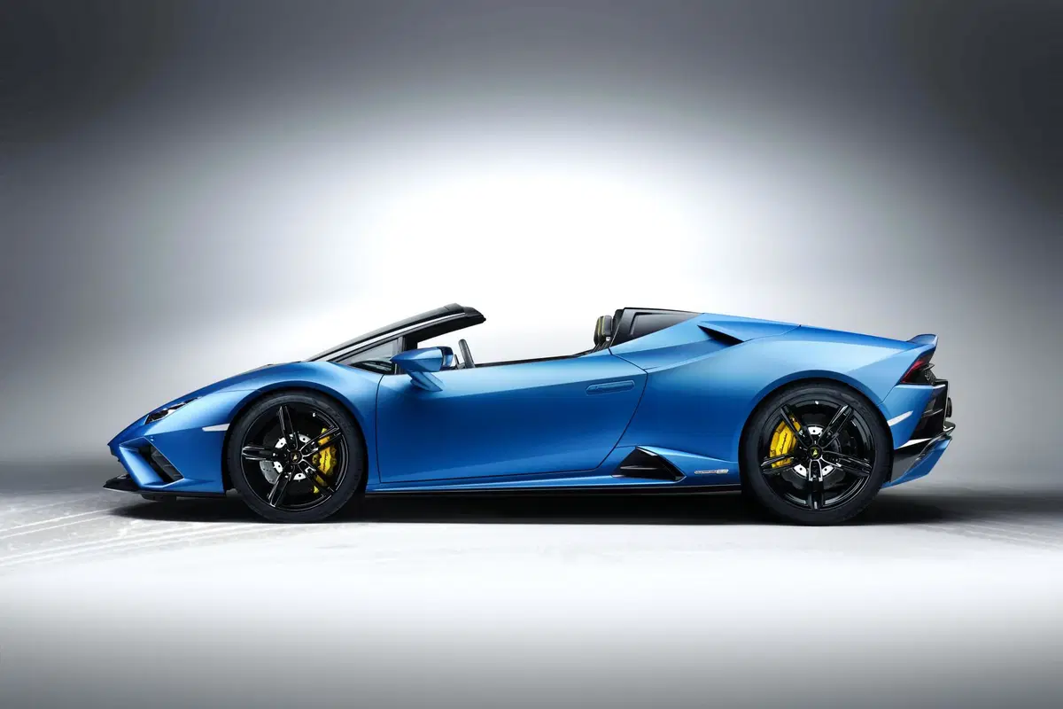 Lamborghini Huracan EVO Rear-Wheel Drive Spyder, trazione posteriore e guida all’aria aperta (11)