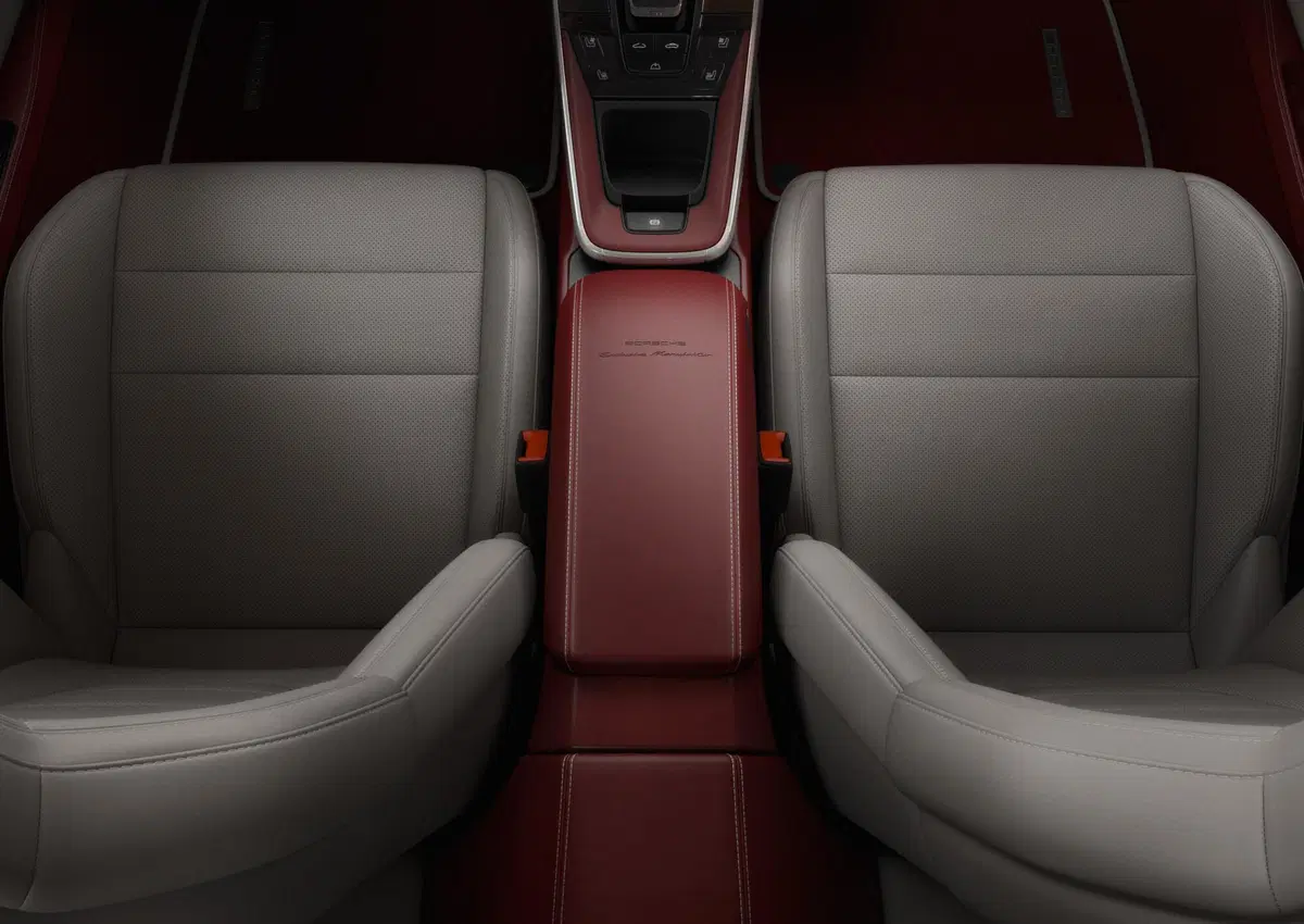 Porsche 911, arrivano gli interni bicolori firmati Exclusive Manufaktur (2)