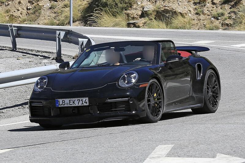 Porsche 911 Turbo Cabrio 2020: arriva anche la soft top [Foto spia]