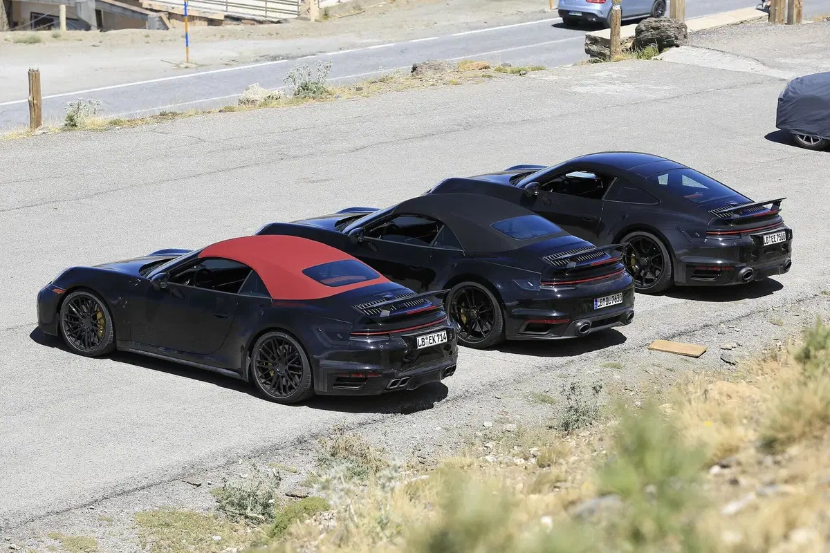 Porsche 911 Turbo Cabrio 2020: arriva anche la soft top [Foto spia] (21)