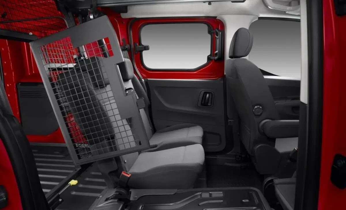 Citroen Berlingo Furgone BlueHDi 100 Van XL Club (16)