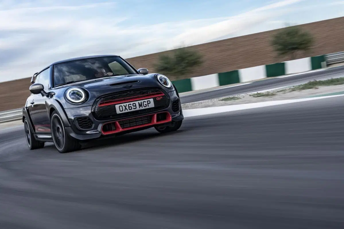 Mini John Cooper Works GP, 306 CV per la Mini più veloce di sempre (4)
