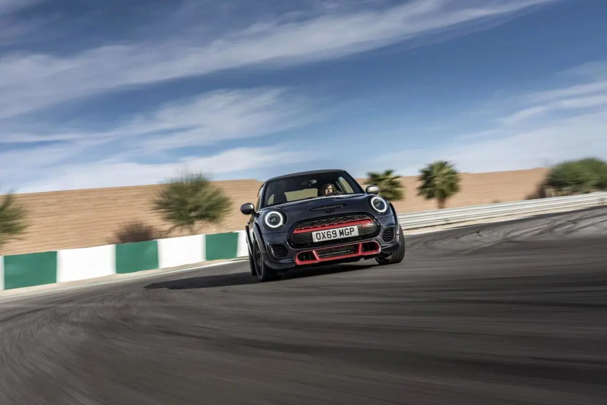 Mini John Cooper Works GP, 306 CV per la Mini più veloce di sempre (7)