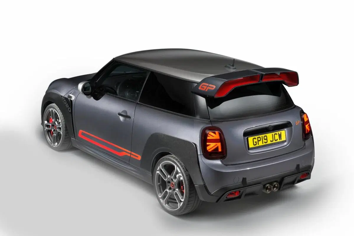 Mini John Cooper Works GP, 306 CV per la Mini più veloce di sempre (11)