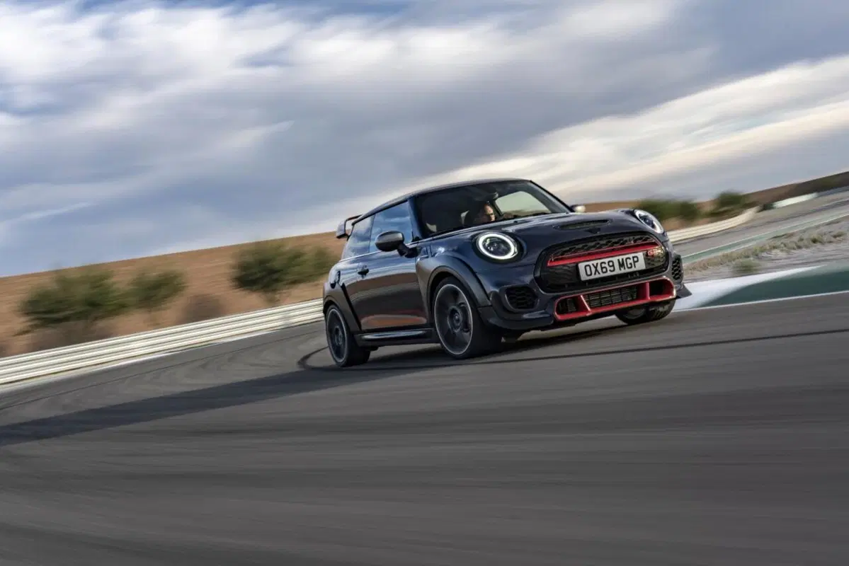 Mini John Cooper Works GP, 306 CV per la Mini più veloce di sempre (12)