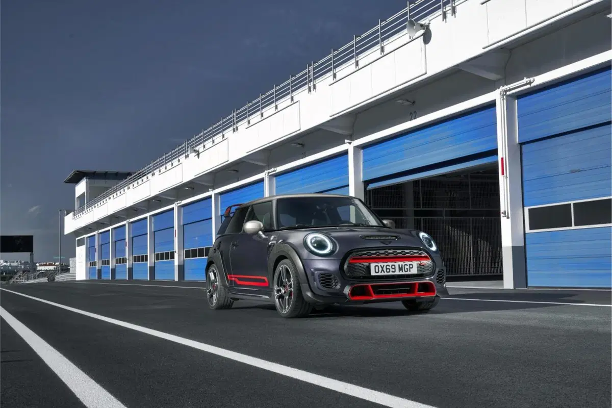 Mini John Cooper Works GP, 306 CV per la Mini più veloce di sempre (15)